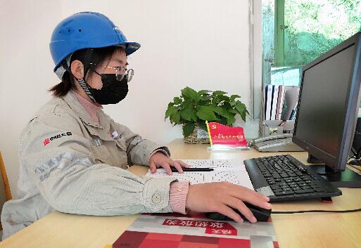 任洋洋：小小一朵花，青春吐芳華