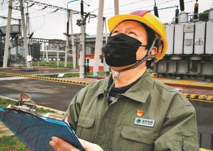 關(guān)鍵時(shí)刻，我必須在——記湖北襄陽供電公司檢修分公司余嶺運(yùn)維班班長(zhǎng)韓小勇