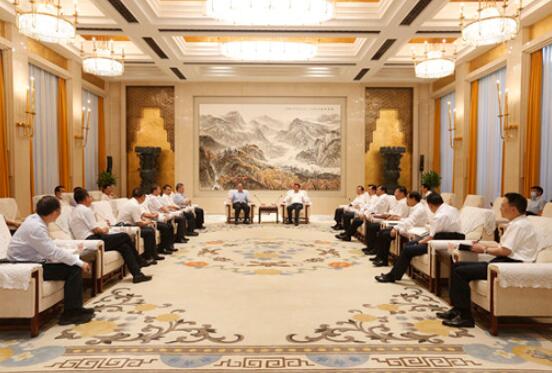 湖北省委書記應(yīng)勇、省長王曉東會見國家電網(wǎng)董事長、黨組書記毛偉明