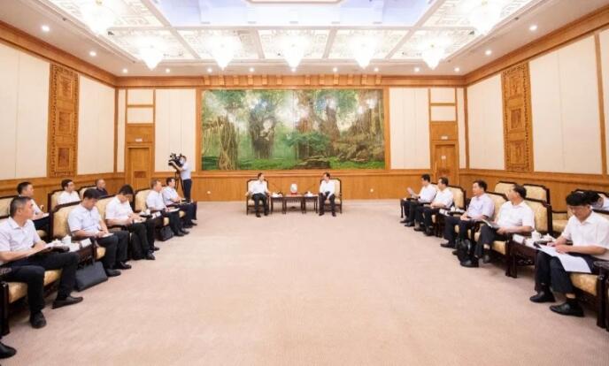 中核集團(tuán)總經(jīng)理、黨組副書(shū)記顧軍與福建省委副書(shū)記、代省長(zhǎng)王寧會(huì)談