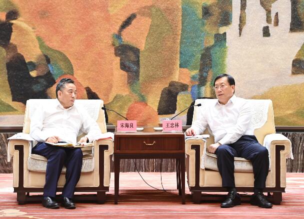 宋海良拜會武漢市委書記王忠林、市長周先旺