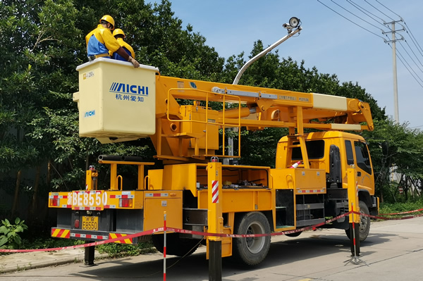 國網(wǎng)寧?？h供電公司：統(tǒng)籌帶電作業(yè)資源，“坐堂制”促提質(zhì)增效