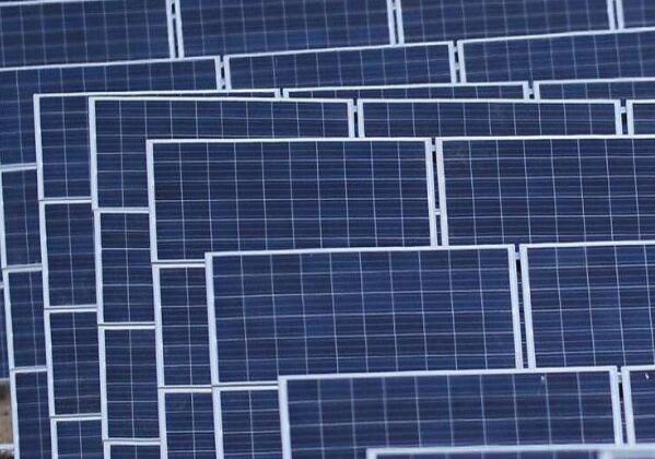 廣東梅州兩個(gè)光伏復(fù)合項(xiàng)目總投資35億元，年發(fā)電量為77000萬(wàn)度