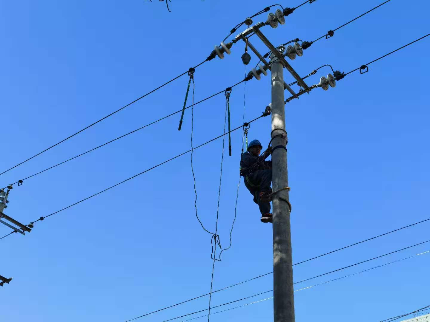 臨滄云縣供電局開展“保命教育”，提升員工實(shí)操技能