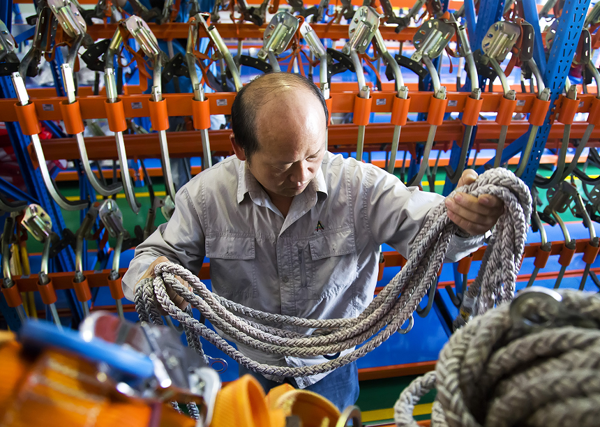 國網慈溪市供電公司嚴把外施隊伍工器具安全關助力迎峰度冬