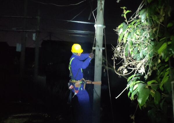 國(guó)網(wǎng)余姚市供電公司：夜間排查薄弱環(huán)節(jié)，保障電網(wǎng)安全運(yùn)行