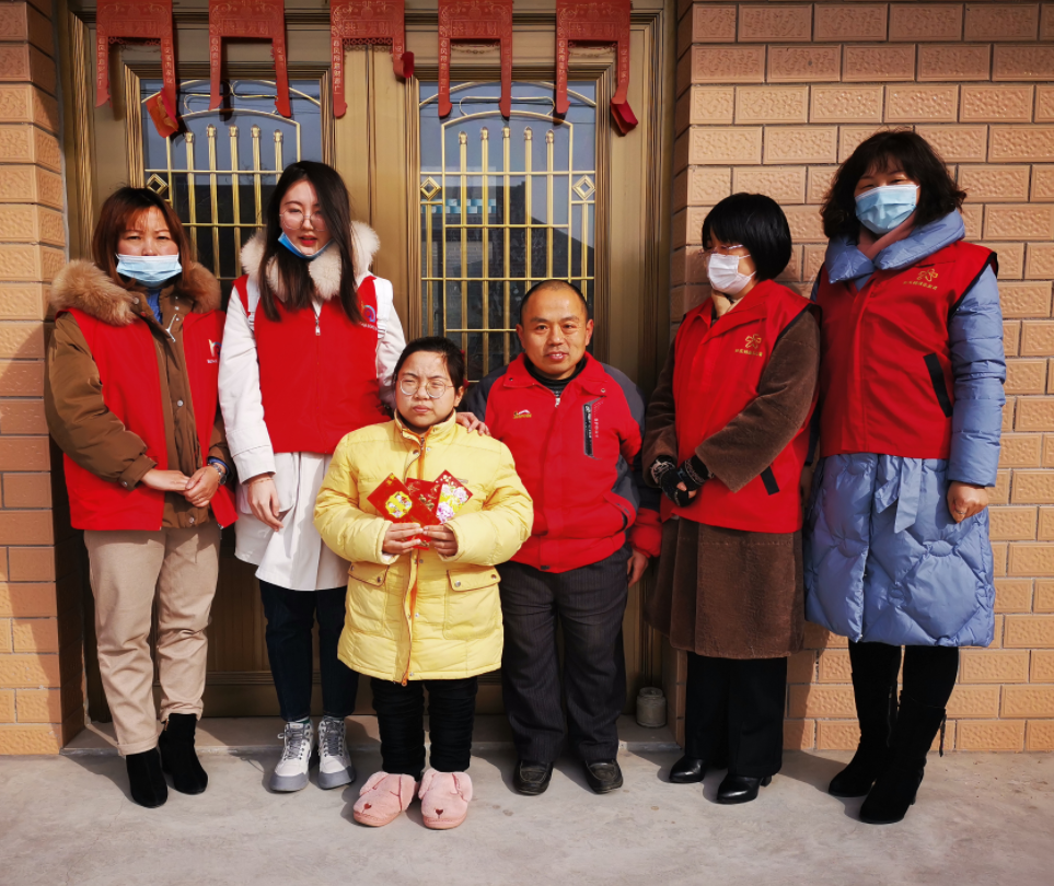 管姚晗:愛心資助情暖貧困學(xué)生