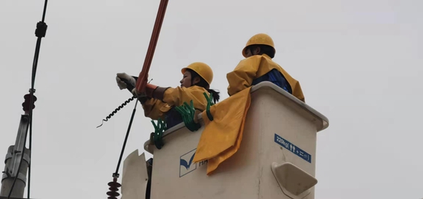 我愿做一名“高空舞者”，為你堅守那一抹涼