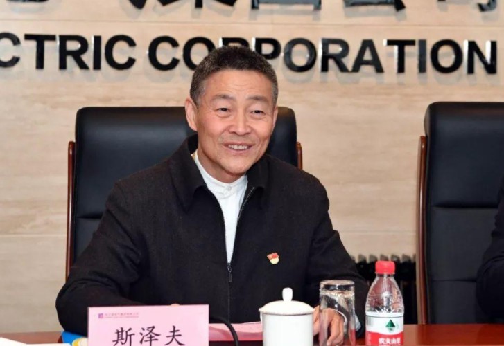 發(fā)展新能源要與電力安全統(tǒng)籌兼顧——訪全國政協(xié)常委，哈爾濱電氣集團(tuán)有限公司黨委書記、董事長斯?jié)煞? /></a></div>
				<div   id=