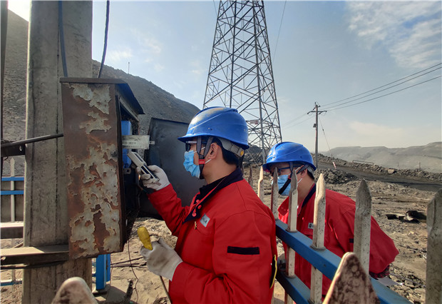 六五四供電分局48小時(shí)決戰(zhàn)， 攻堅(jiān)分時(shí)電價(jià)表計(jì)設(shè)置