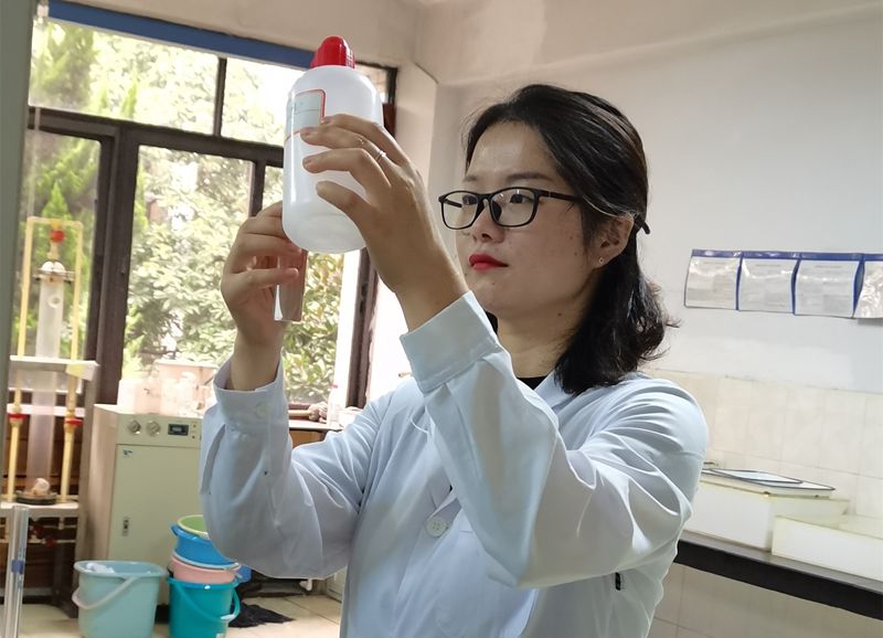 李玲:巾幗建功當(dāng)標(biāo)兵