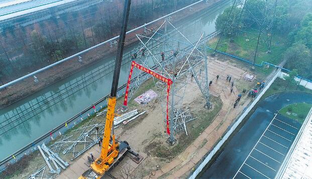 春節(jié)假期，他們奮戰(zhàn)在施工現(xiàn)場