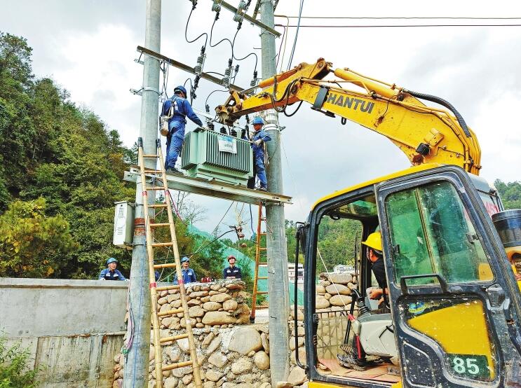 南方電網(wǎng)公司加強(qiáng)農(nóng)村電網(wǎng)建設(shè)，以充足電力激發(fā)鄉(xiāng)村活力