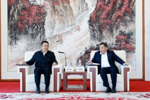 宋海良孫洪水與哈電集團董事長曹志安、總經(jīng)理吳偉章會談