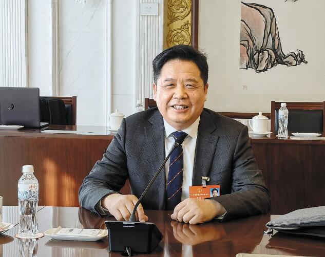 加快能源技術(shù)創(chuàng)新 促進(jìn)成果轉(zhuǎn)化——訪全國人大代表、中國科學(xué)院寧波材料技術(shù)與工程研究所所長黃政仁