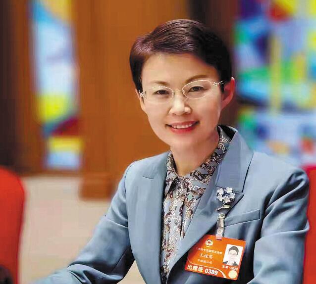 【兩會】全國政協(xié)委員王桂英:以優(yōu)質供電服務推動居住社區(qū) 新能源汽車充電設施建設