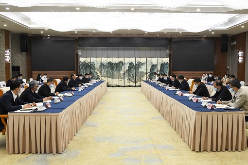 國家電網(wǎng)董事長辛保安、總經(jīng)理張智剛拜會重慶市委書記陳敏爾、市長胡衡華