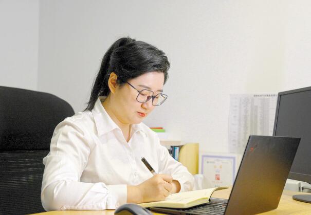 專注實干攻克難關(guān)， 建設(shè)卓越智慧車聯(lián)網(wǎng)平臺——記國網(wǎng)工匠韓慶雯