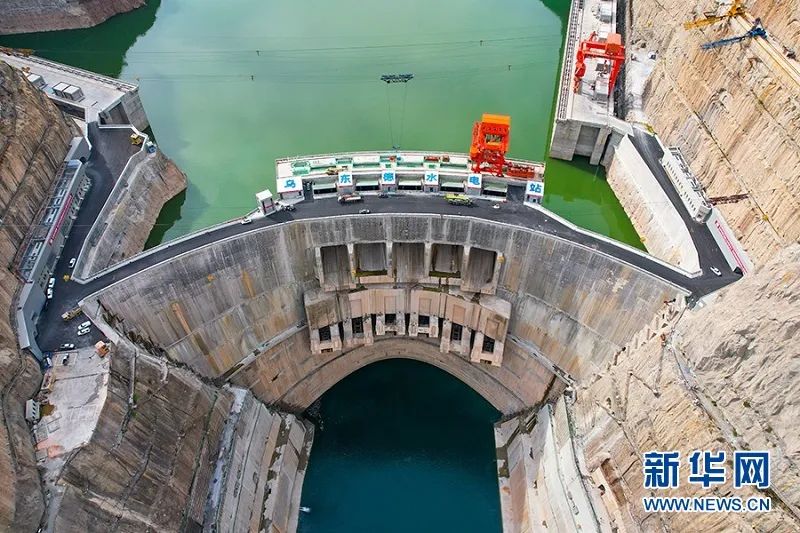 國家能源局章建華：加快推進能源轉(zhuǎn)型，大力發(fā)展風電和太陽能發(fā)電！