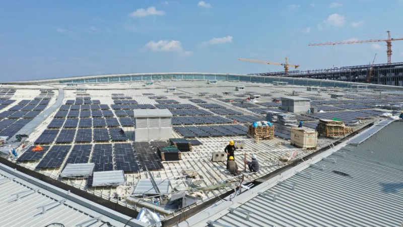 并網(wǎng)發(fā)電倒計(jì)時(shí)！杭州西站光伏項(xiàng)目組件已鋪設(shè)完畢