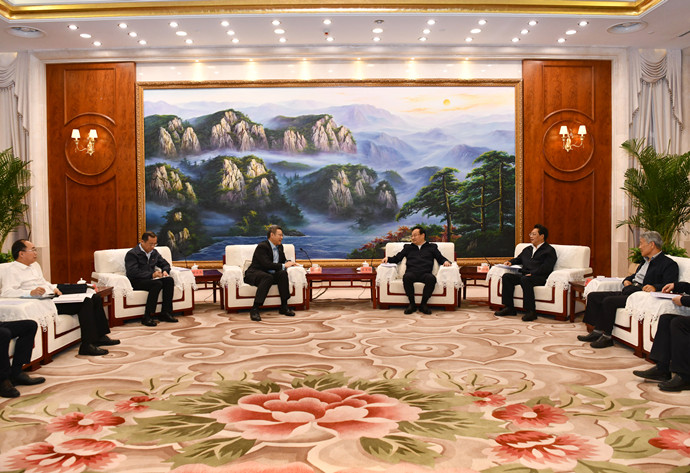 國家電投董事長、黨組書記錢智民拜會(huì)寧夏回族自治區(qū)主要領(lǐng)導(dǎo)