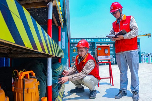 迎峰度夏保供電:積極應(yīng)對(duì)大負(fù)荷 確保電網(wǎng)安全平穩(wěn)運(yùn)行