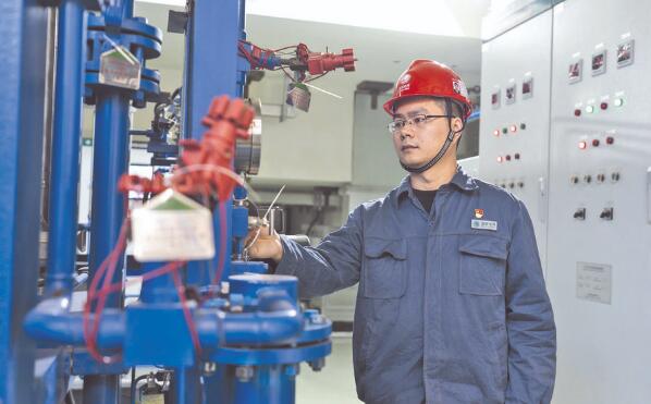 朱濤:精心守護(hù)特高壓換流站