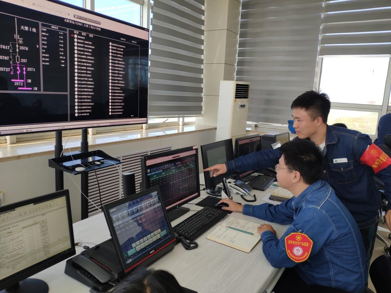 勇?lián)厝危嗄陠T工譜寫奮斗新征程