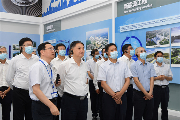 華電集團(tuán)黨組書記、董事長(zhǎng)溫樞剛與東方電氣黨組書記、董事長(zhǎng)俞培根舉行會(huì)談