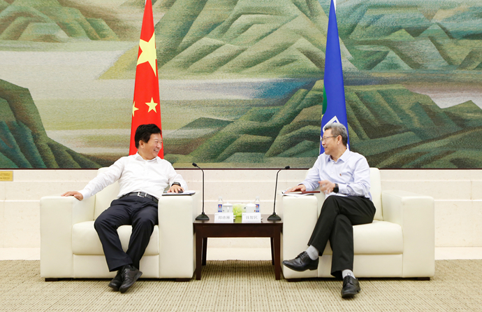 錢智民會見煙臺市委副書記、市長鄭德雁