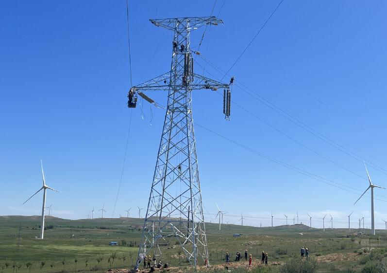 220千伏海春線、中海油化德風電場35千伏集電線路順利改造完成