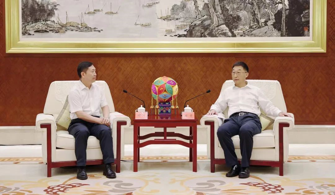 中核集團(tuán)總經(jīng)理、黨組副書記顧軍拜會(huì)廣西壯族自治區(qū)黨委書記劉寧