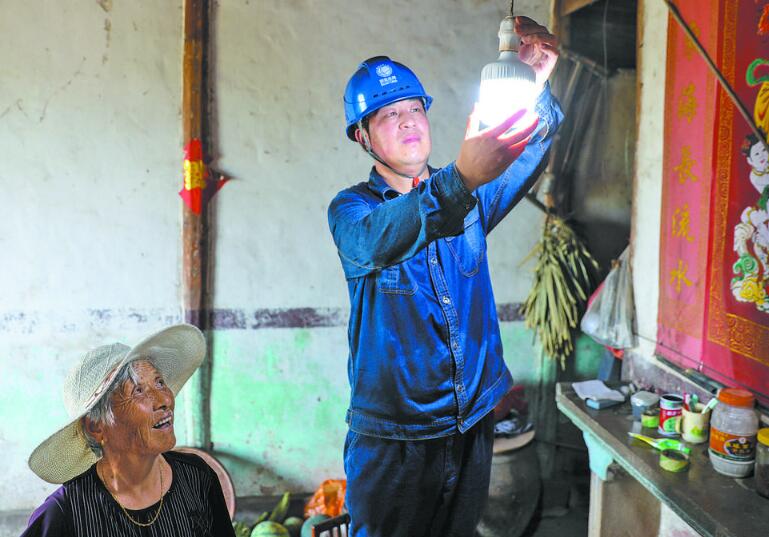 尤本龍:江心洲的“萬能電工”