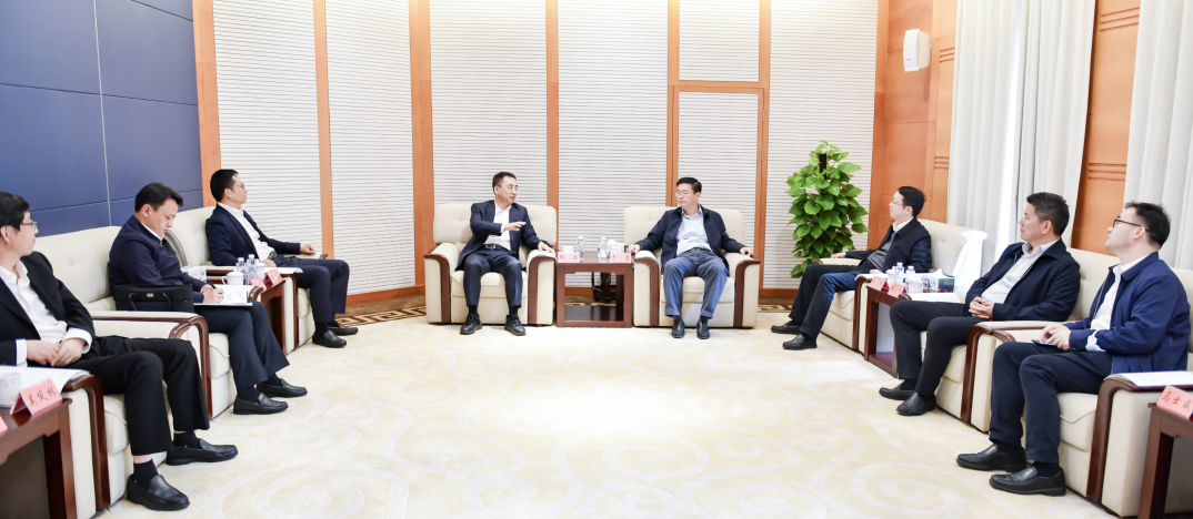 鄒磊會見上海市靜安區(qū)委書記于勇、區(qū)長王華