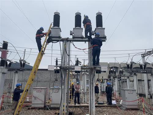國(guó)網(wǎng)壽寧縣供電公司:更換電壓互感器 保障電網(wǎng)安全運(yùn)行