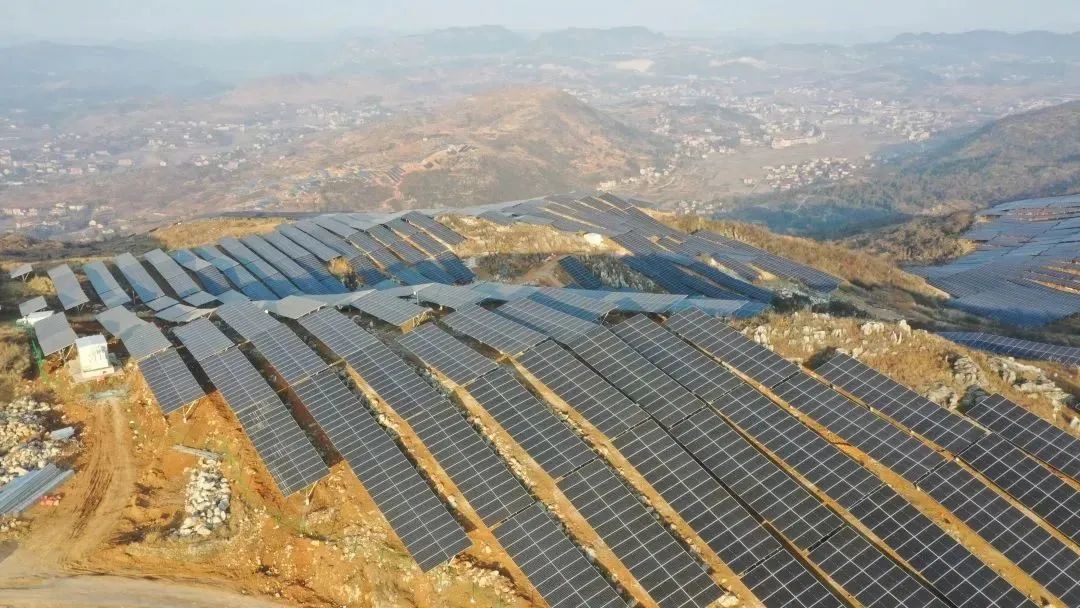 大唐華銀婁底光伏發(fā)電基地漣源項目并網發(fā)電