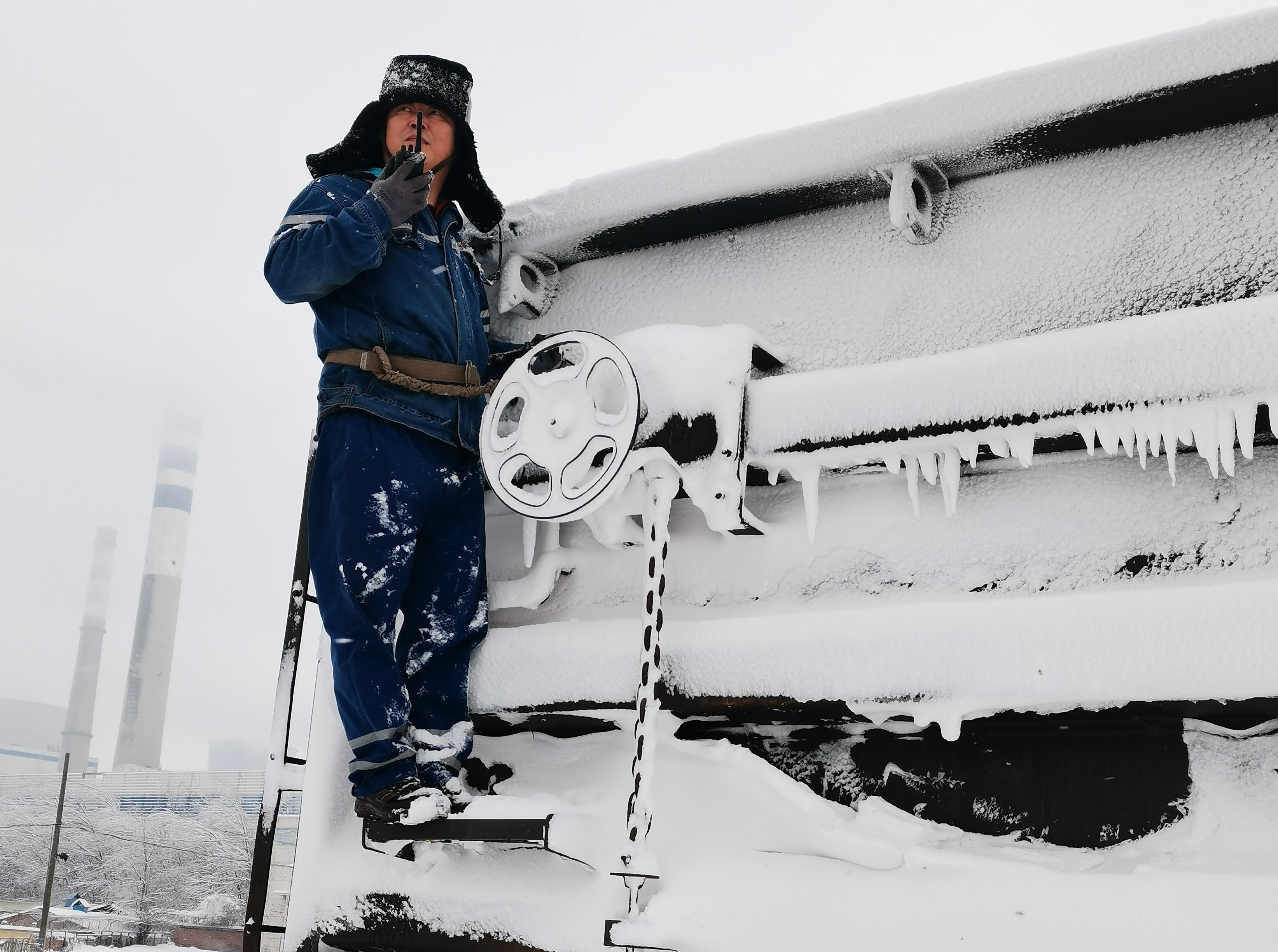 人民網(wǎng):發(fā)揮煤炭“壓艙石”作用 能源行業(yè)多措并舉保障人民溫暖過(guò)冬