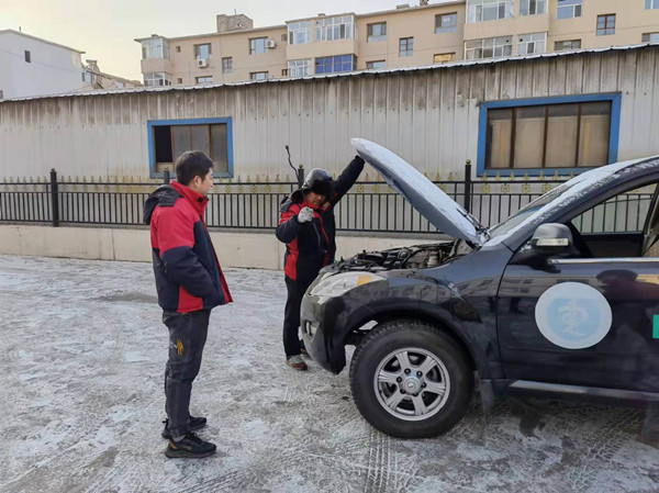 烏海市千里山供電分公司：春節(jié)前夕車輛自查，確保節(jié)日安全出行