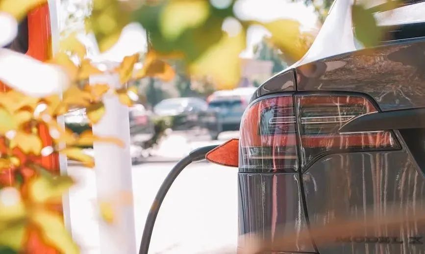 國補(bǔ)退出,新能源汽車掀起價(jià)格戰(zhàn)