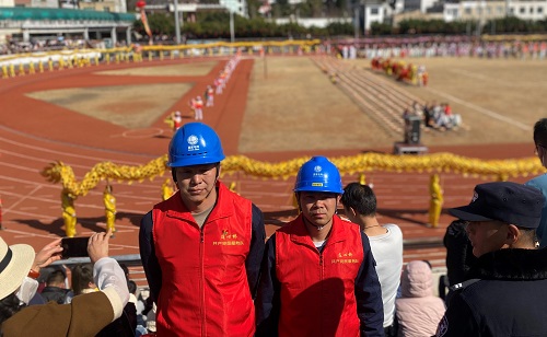 國(guó)網(wǎng)會(huì)理市供電公司:電力紅馬甲護(hù)航 古城元宵添光彩