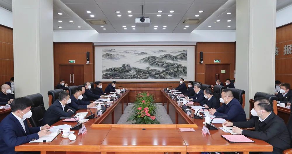 中核集團(tuán)黨組書記、董事長余劍鋒與遼寧省委書記郝鵬、省長李樂成會談