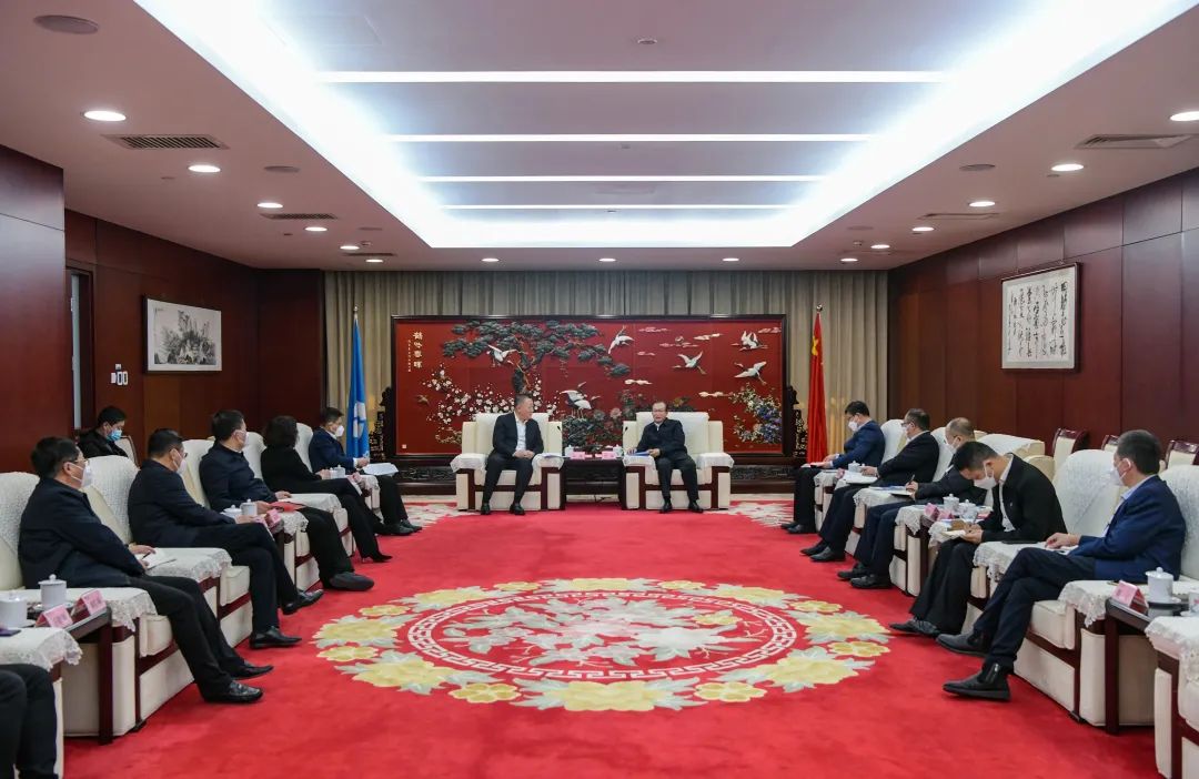 華電集團(tuán)黨組書(shū)記、董事長(zhǎng)江毅會(huì)見(jiàn)鐵嶺市委書(shū)記、市人大常委會(huì)主任宋誠(chéng)