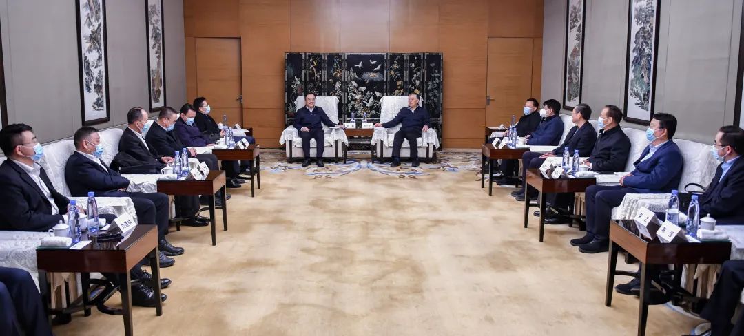 大唐集團黨組書記、董事長鄒磊與陜投集團董事長袁小寧、總經(jīng)理趙軍會談