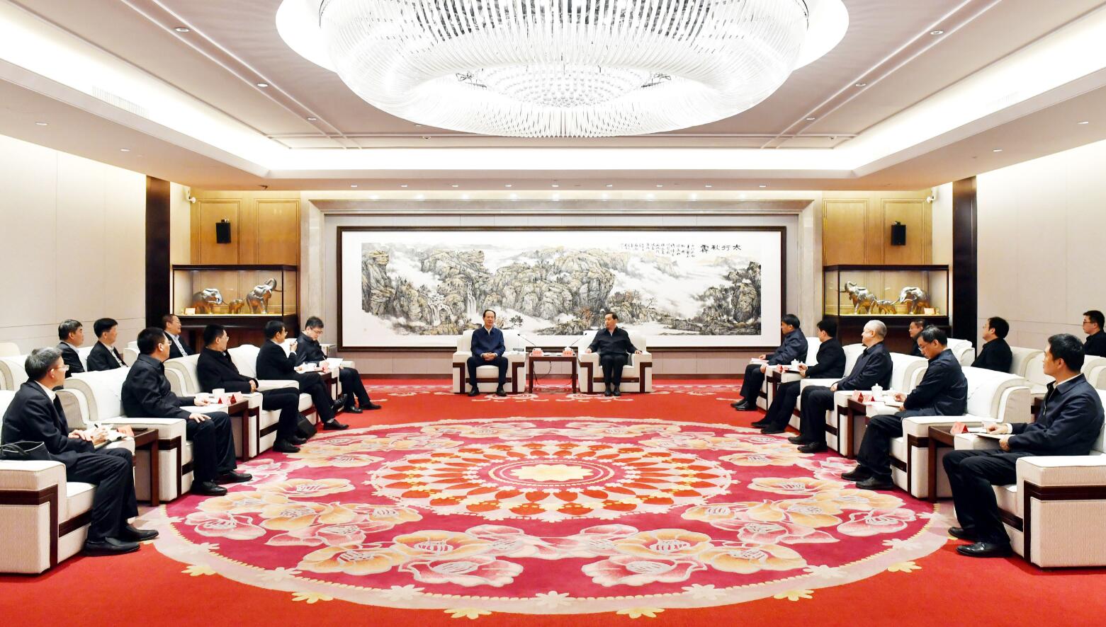 中國電建黨委書記、董事長丁焰章與河北省委常委、石家莊市委書記張超超會談