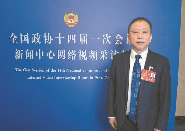 強(qiáng)化科技創(chuàng)新 推動(dòng)發(fā)展方式綠色轉(zhuǎn)型——訪全國(guó)政協(xié)委員、中國(guó)工程院院士劉中民