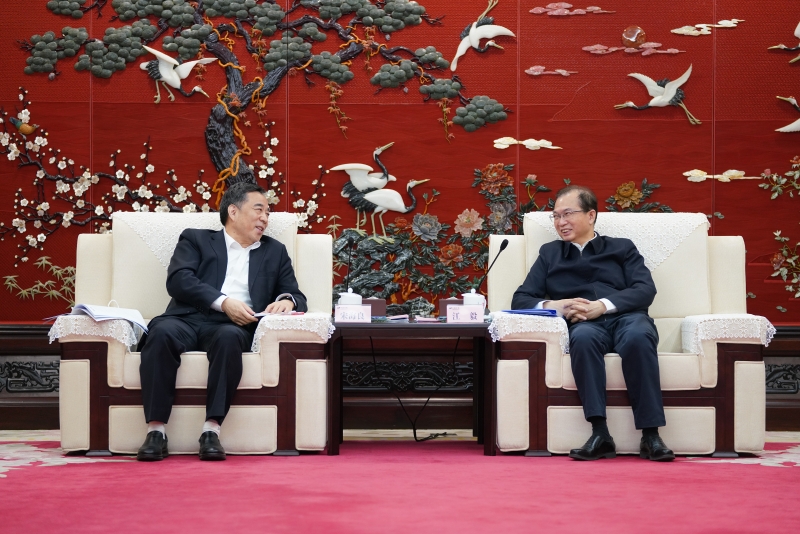 中國能建黨委書記、董事長宋海良與中國華電黨組書記、董事長江毅會談