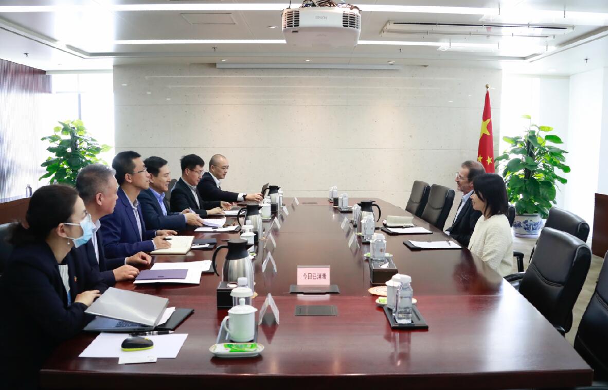 國(guó)家電投黨組成員、副總經(jīng)理陳海斌會(huì)見(jiàn)國(guó)際鋁業(yè)協(xié)會(huì)秘書(shū)長(zhǎng)邁爾斯·珀瑟