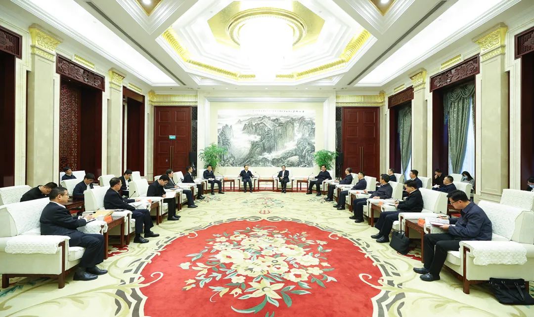 大唐集團(tuán)黨組書記鄒磊拜會(huì)貴州省委書記徐麟、省長(zhǎng)李炳軍