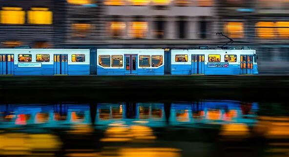 0排放!國(guó)產(chǎn)氫能源列車(chē)來(lái)了：時(shí)速160、600公里續(xù)航