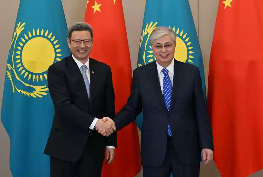 國(guó)家電投黨組書(shū)記、董事長(zhǎng)錢(qián)智民與哈薩克斯坦總統(tǒng)托卡耶夫會(huì)談